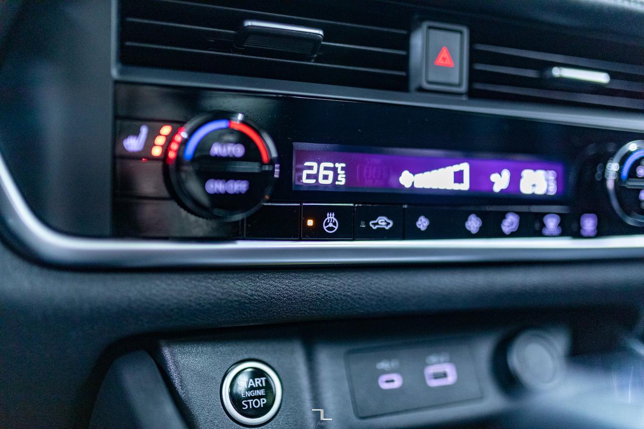 2023 Nissan Rogue AWD SV Moonroof BCam Red Deer AB