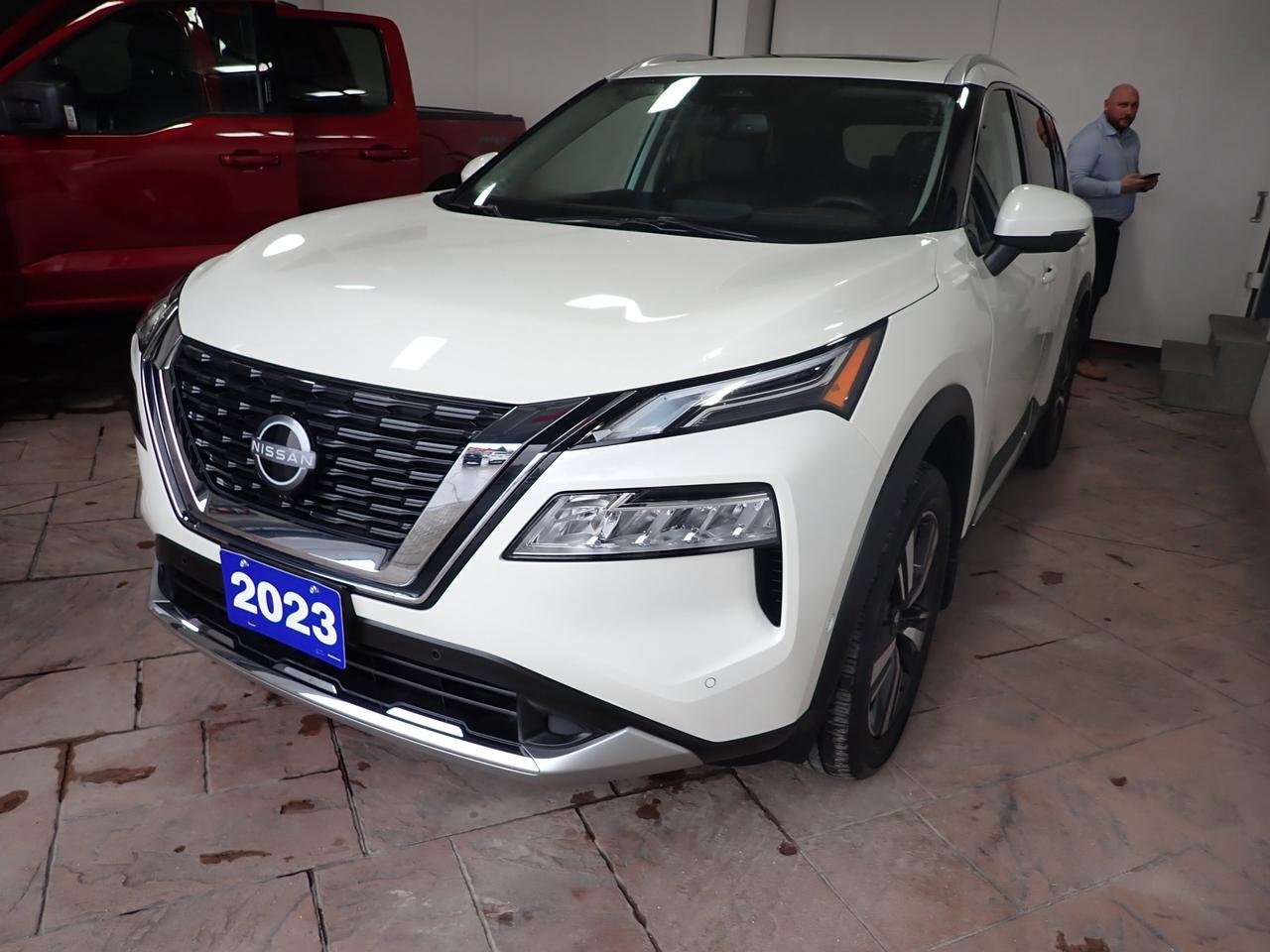 2023 Nissan Rogue Platinum AWD LEATHER NAVI SUNROOF Listowel ON