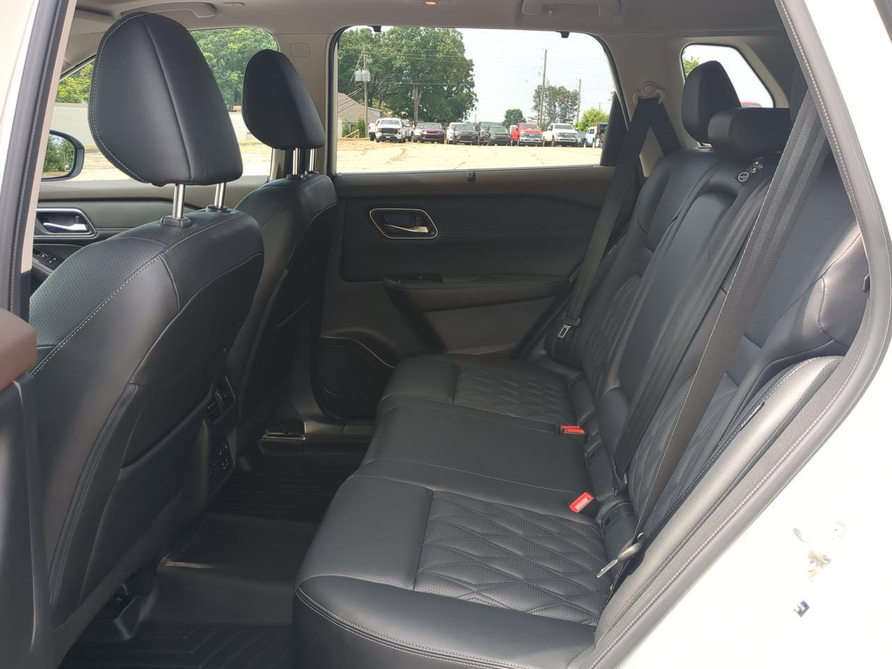 2023 Nissan Rogue Platinum Appleton WI