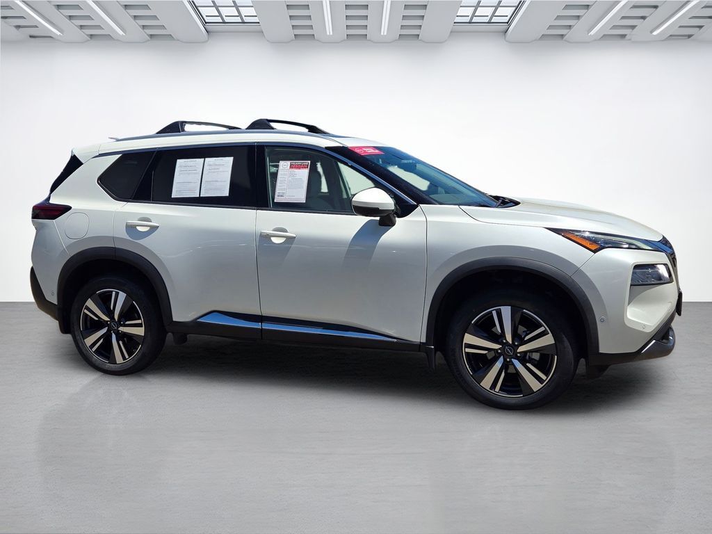 2023 Nissan Rogue SL