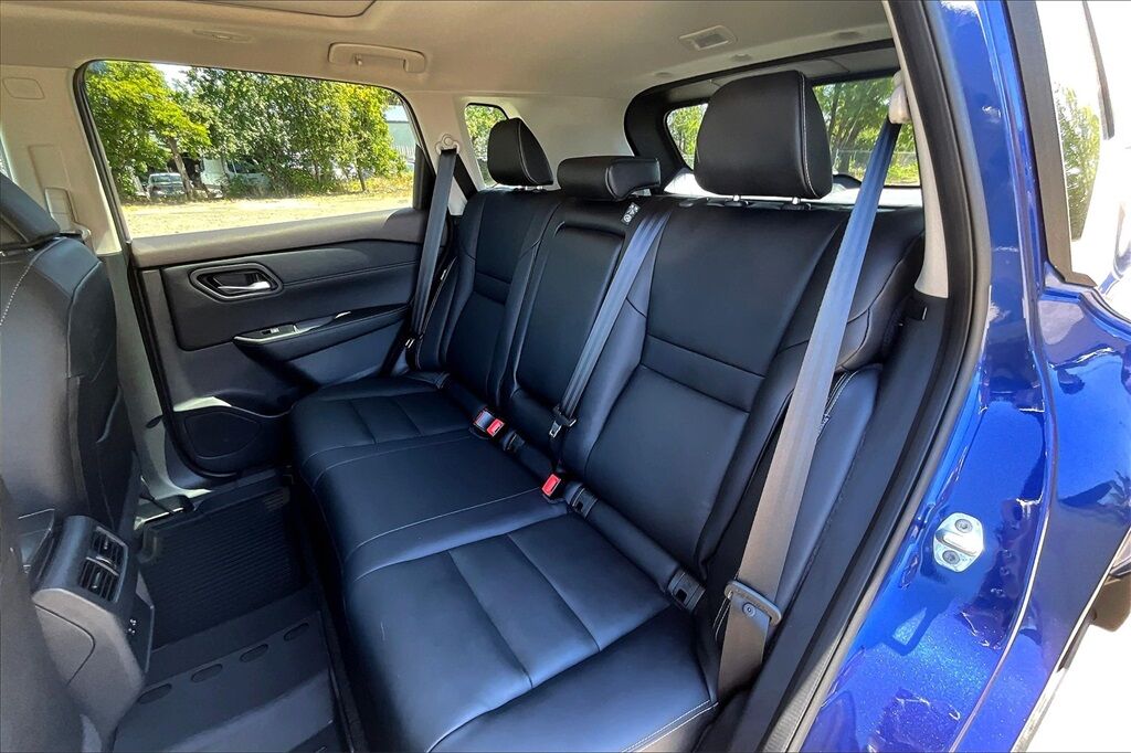 2023 Nissan Rogue SL photo 20