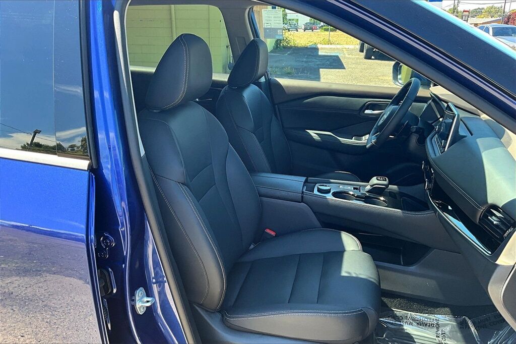 2023 Nissan Rogue SL photo 8