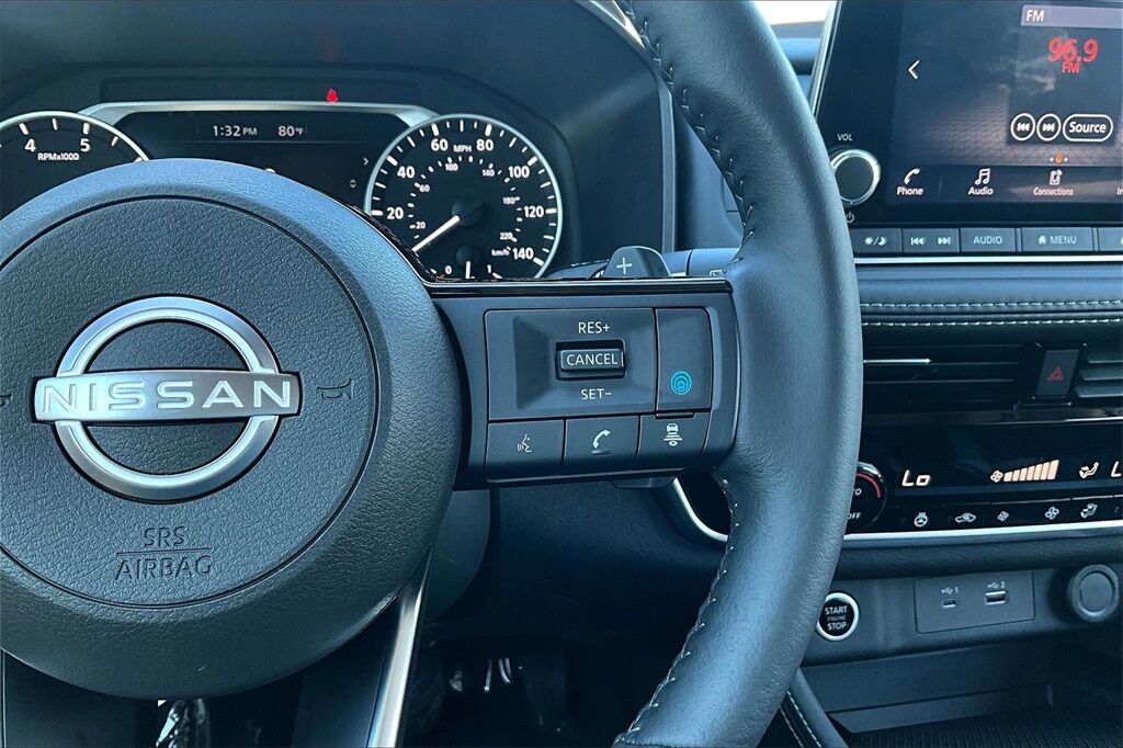 2023 Nissan Rogue SL photo 24