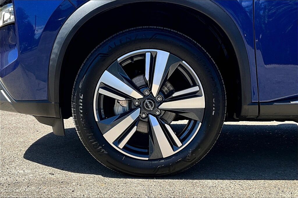 2023 Nissan Rogue SL photo 10