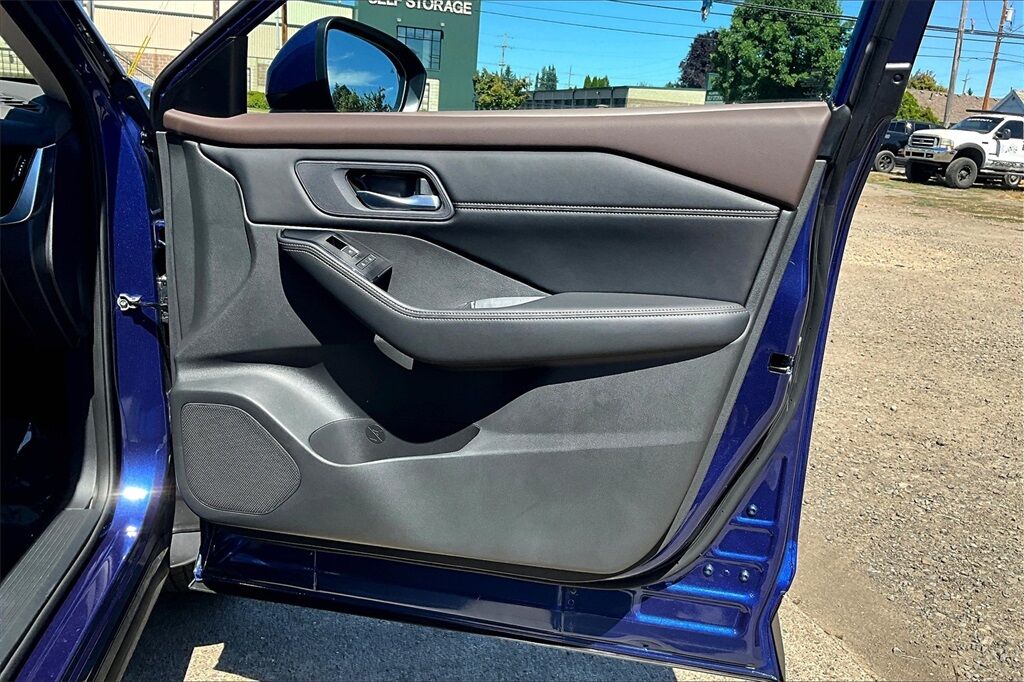 2023 Nissan Rogue SL photo 22