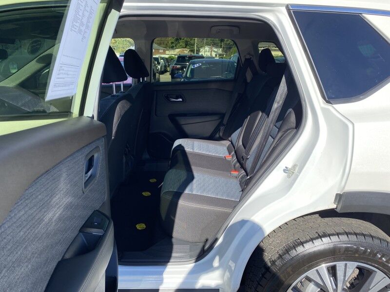 2023 Nissan Rogue SV Bristol  PA