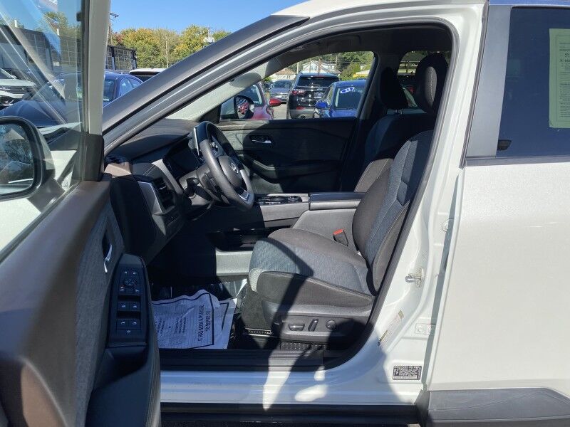 2023 Nissan Rogue SV Bristol  PA