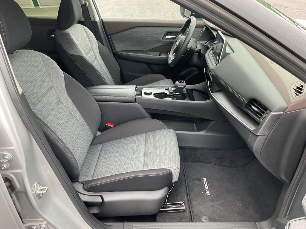 2023 Nissan Rogue SV Duluth MN