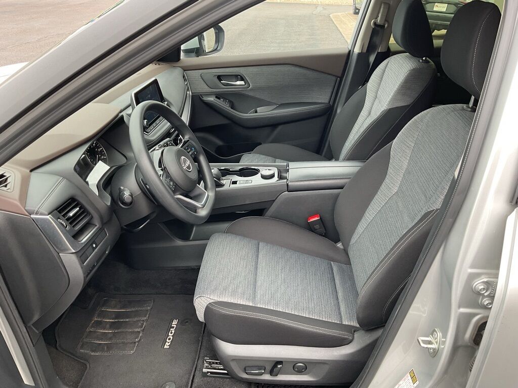 2023 Nissan Rogue SV Duluth MN