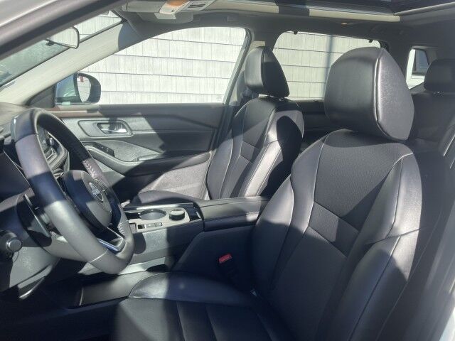 2023 Nissan Rogue SV photo 4