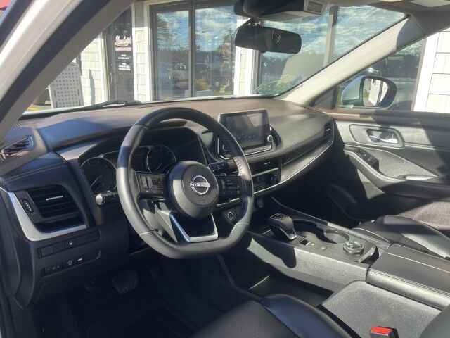 2023 Nissan Rogue SV photo 3