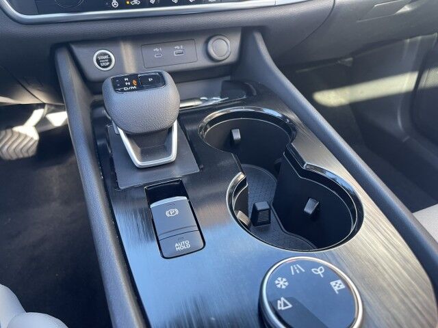 2023 Nissan Rogue SV photo 25