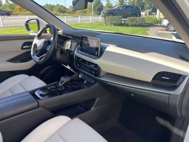2023 Nissan Rogue SV photo 11