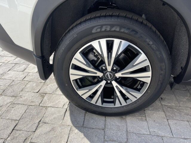 2023 Nissan Rogue SV photo 31