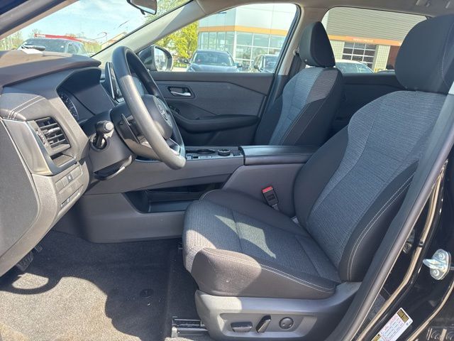2023 Nissan Rogue SV Random Lake WI