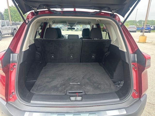 2023 Nissan Rogue SV Random Lake WI