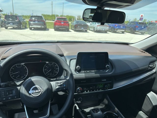 2023 Nissan Rogue SV Random Lake WI