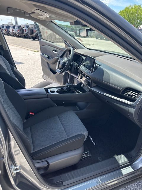2023 Nissan Rogue SV Random Lake WI