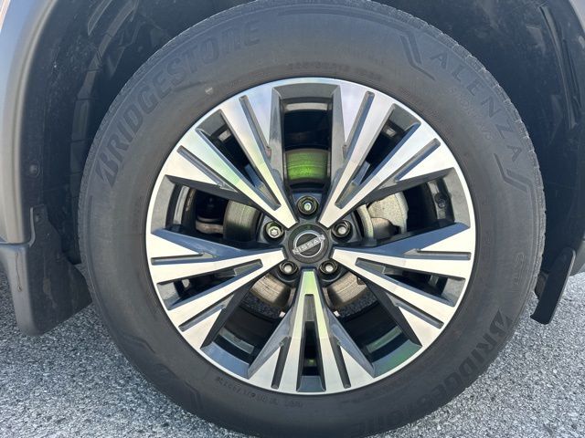 2023 Nissan Rogue SV Random Lake WI