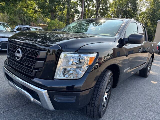 2023 Nissan TITAN Crew Cab SV 4x2
