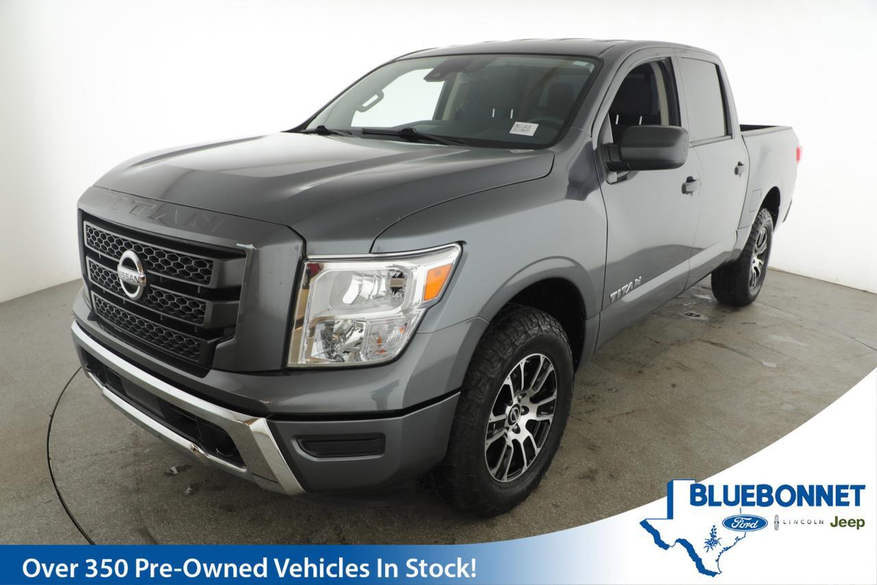 2023 Nissan Titan SV