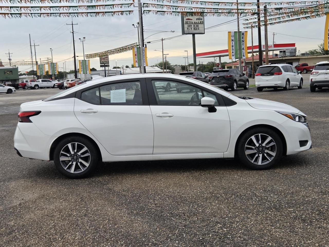 2023 Nissan Versa SV CVT