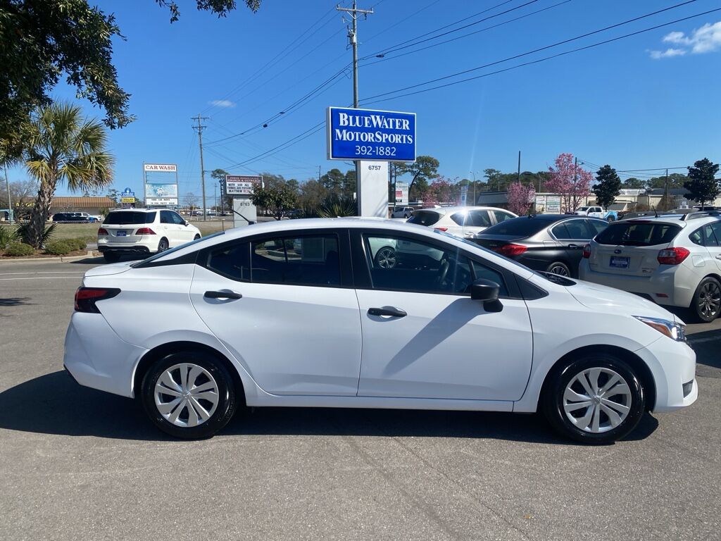 2023 Nissan Versa sv