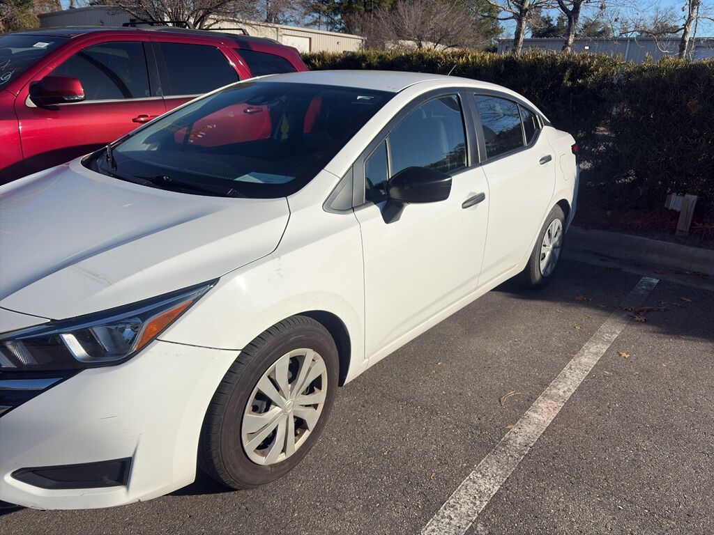 2023 Nissan Versa sv