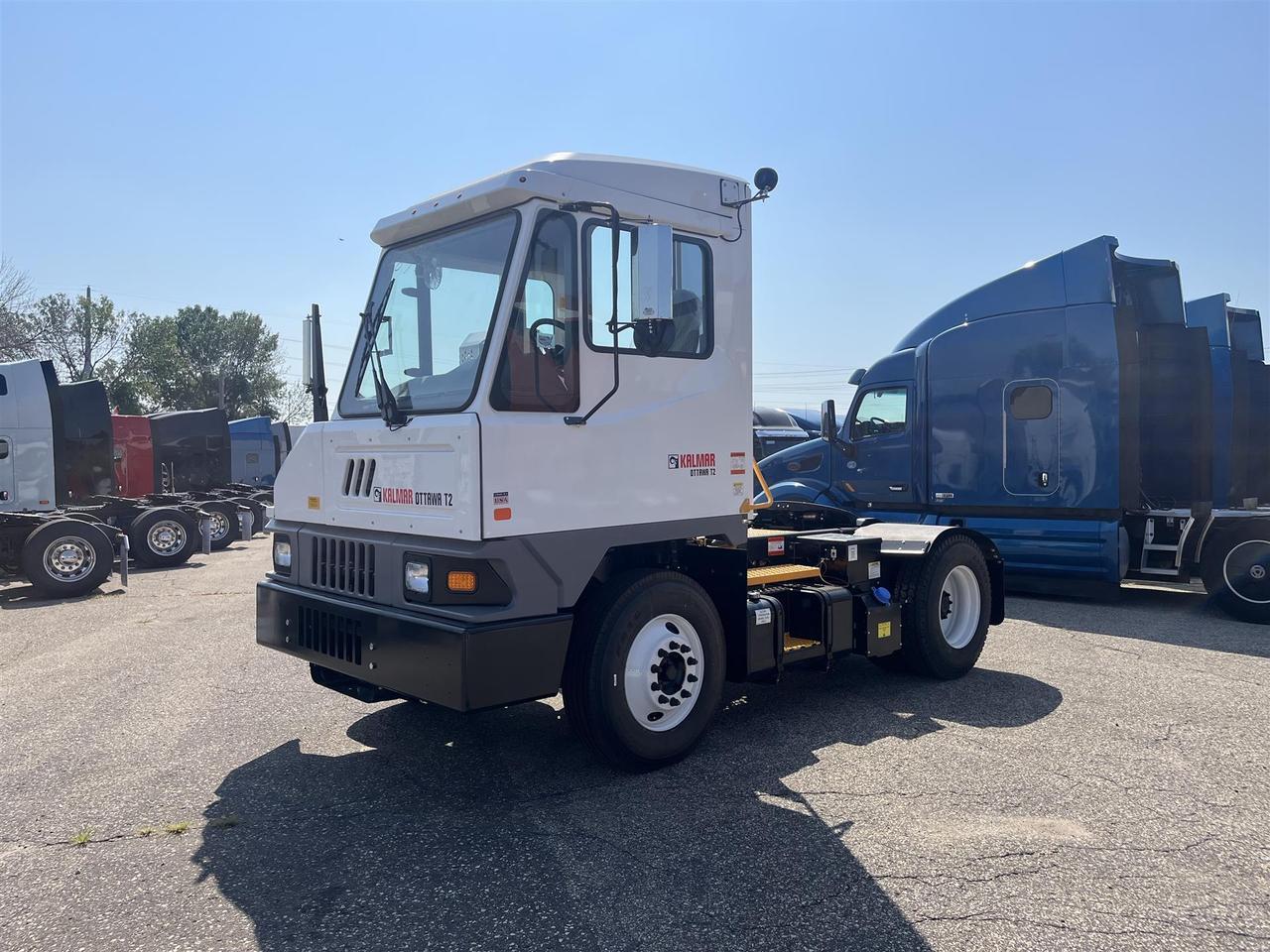 New 2023 Ottawa T2 On Road in South St. Paul MN