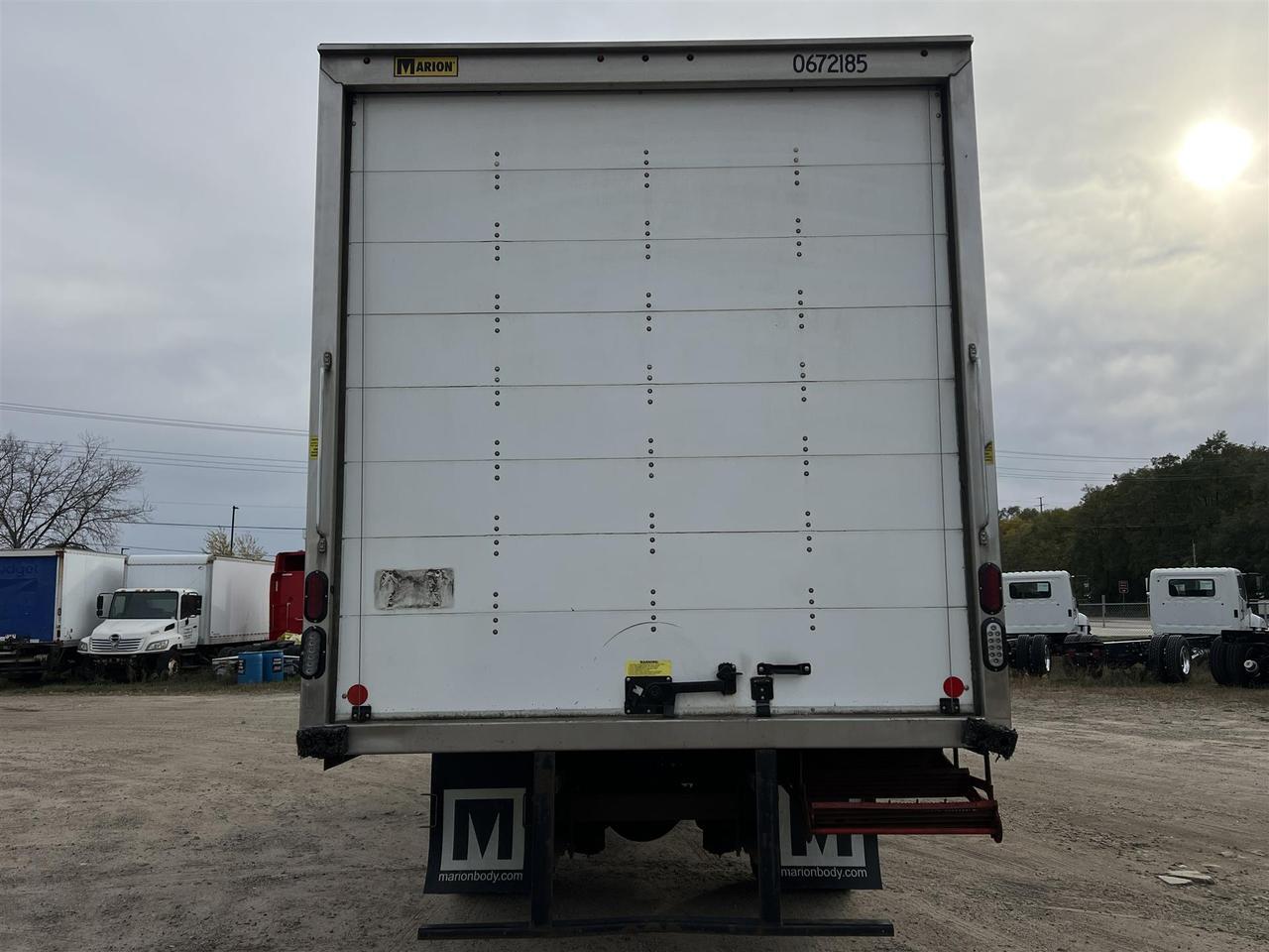 2023 Peterbilt 337 - image 3