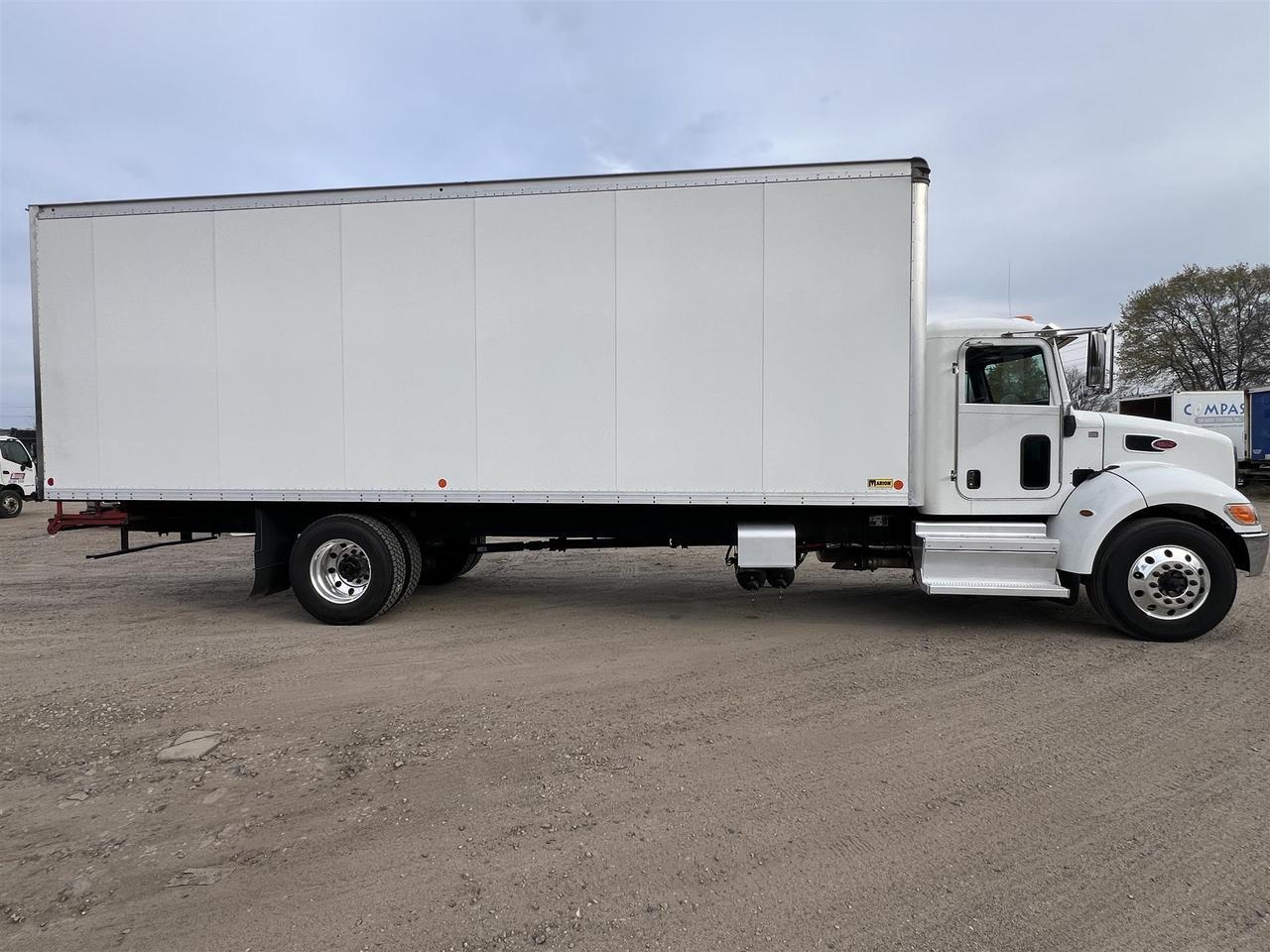 2023 Peterbilt 337 - image 8