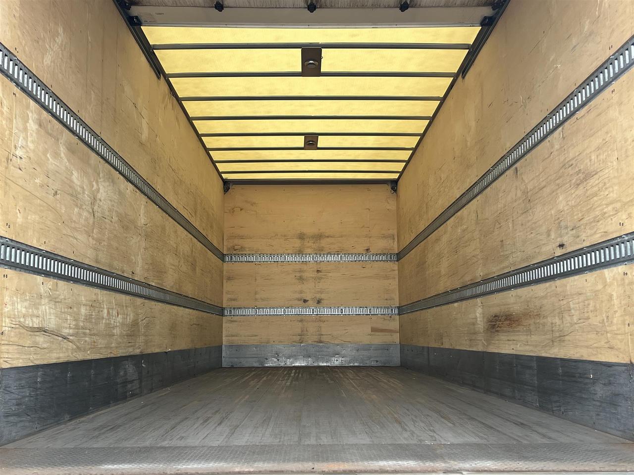 2023 Peterbilt 337 - image 4