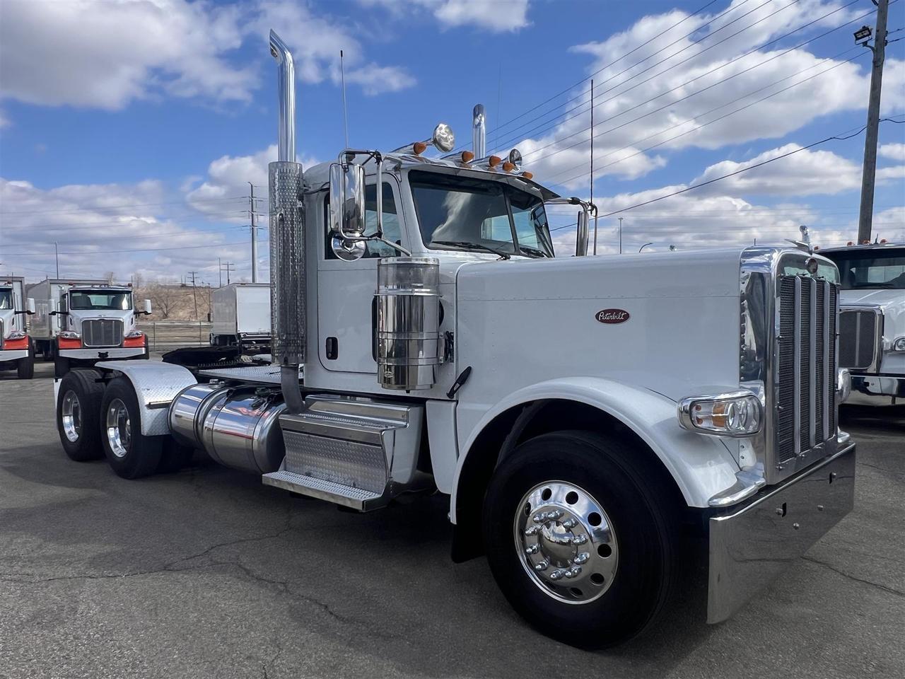 2023 Peterbilt 389 Rochester MN