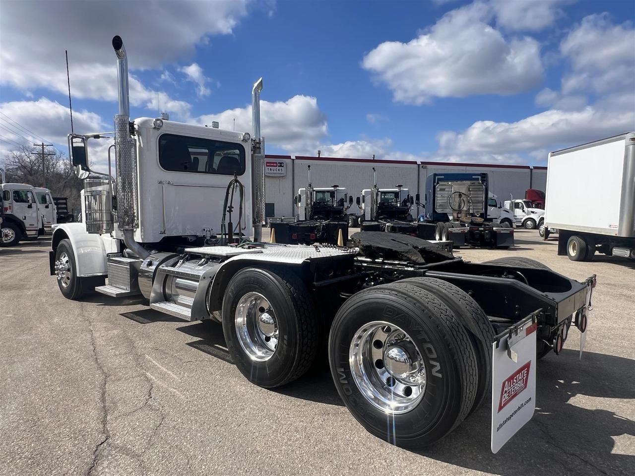 2023 Peterbilt 389 Rochester MN