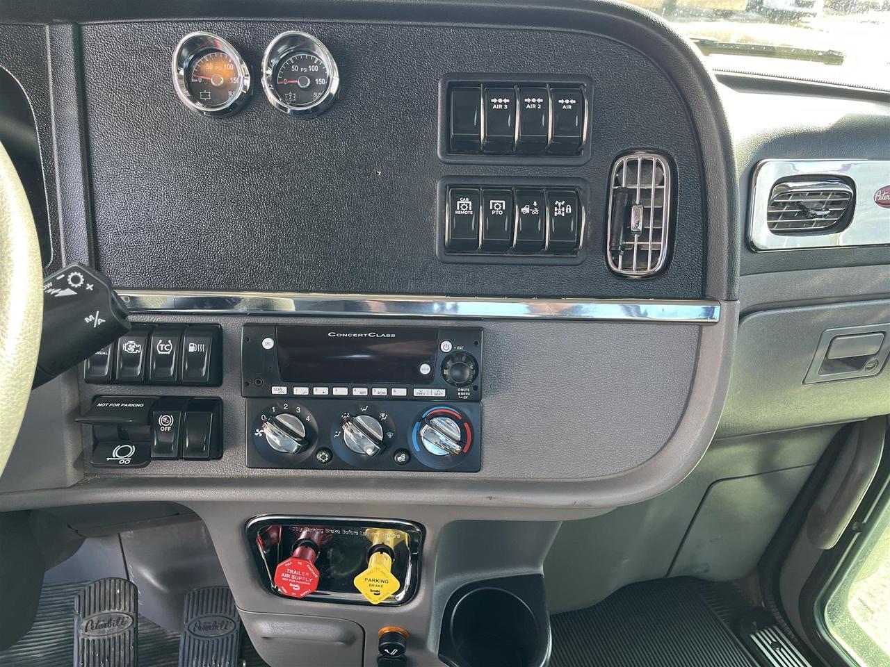 2023 Peterbilt 389 Rochester MN