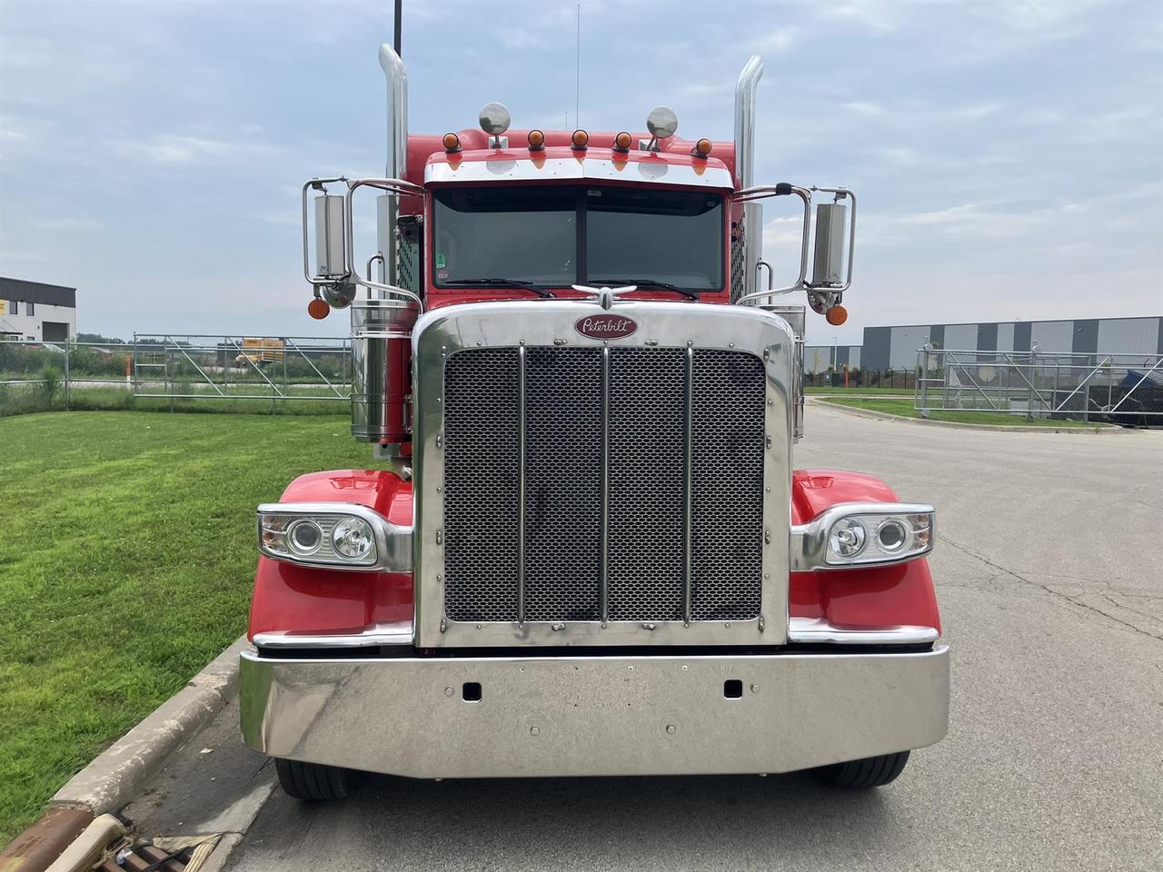 2023 Peterbilt 389 Sleeper