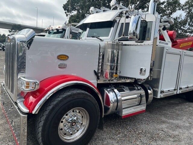 2023 Peterbilt 389 Jerr-Dan 60 Ton Independent Wrecker Truck