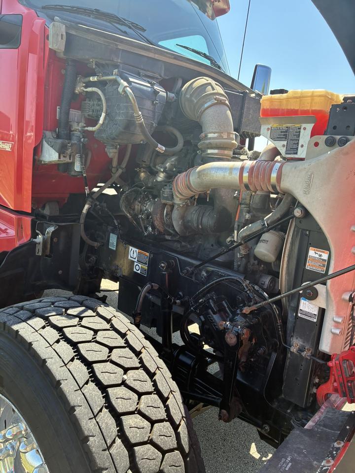 2023 Peterbilt 567 Rochester MN