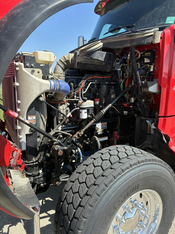 2023 Peterbilt 567 Rochester MN