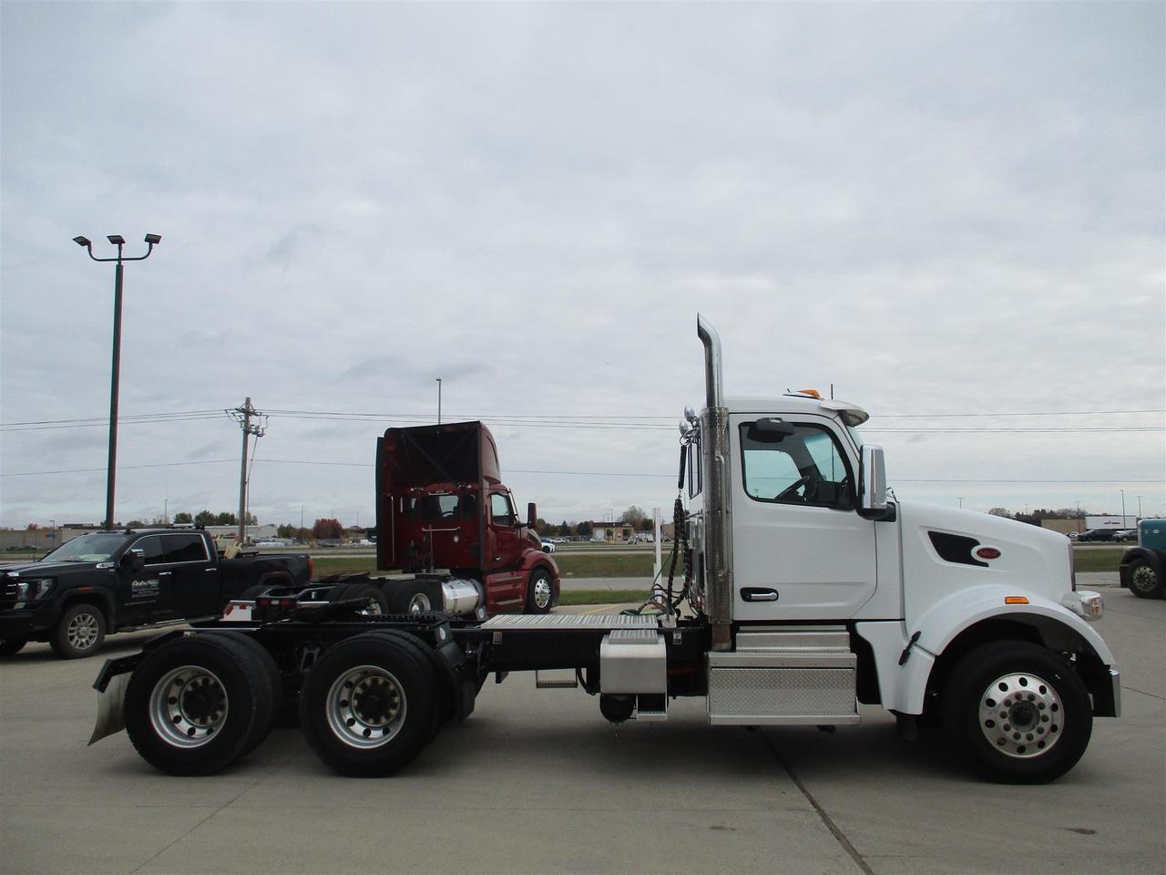 2023 Peterbilt 567 Rochester MN