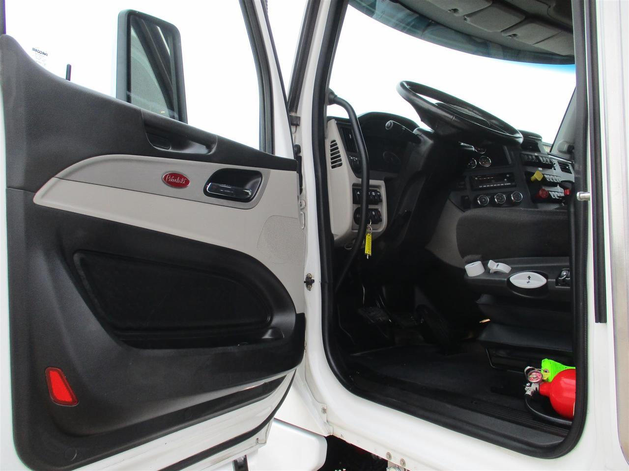 2023 Peterbilt 567 Rochester MN