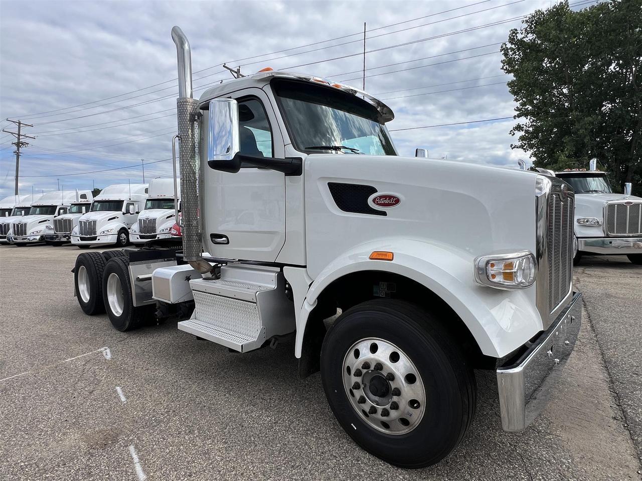 2023 Peterbilt 567 Rochester MN