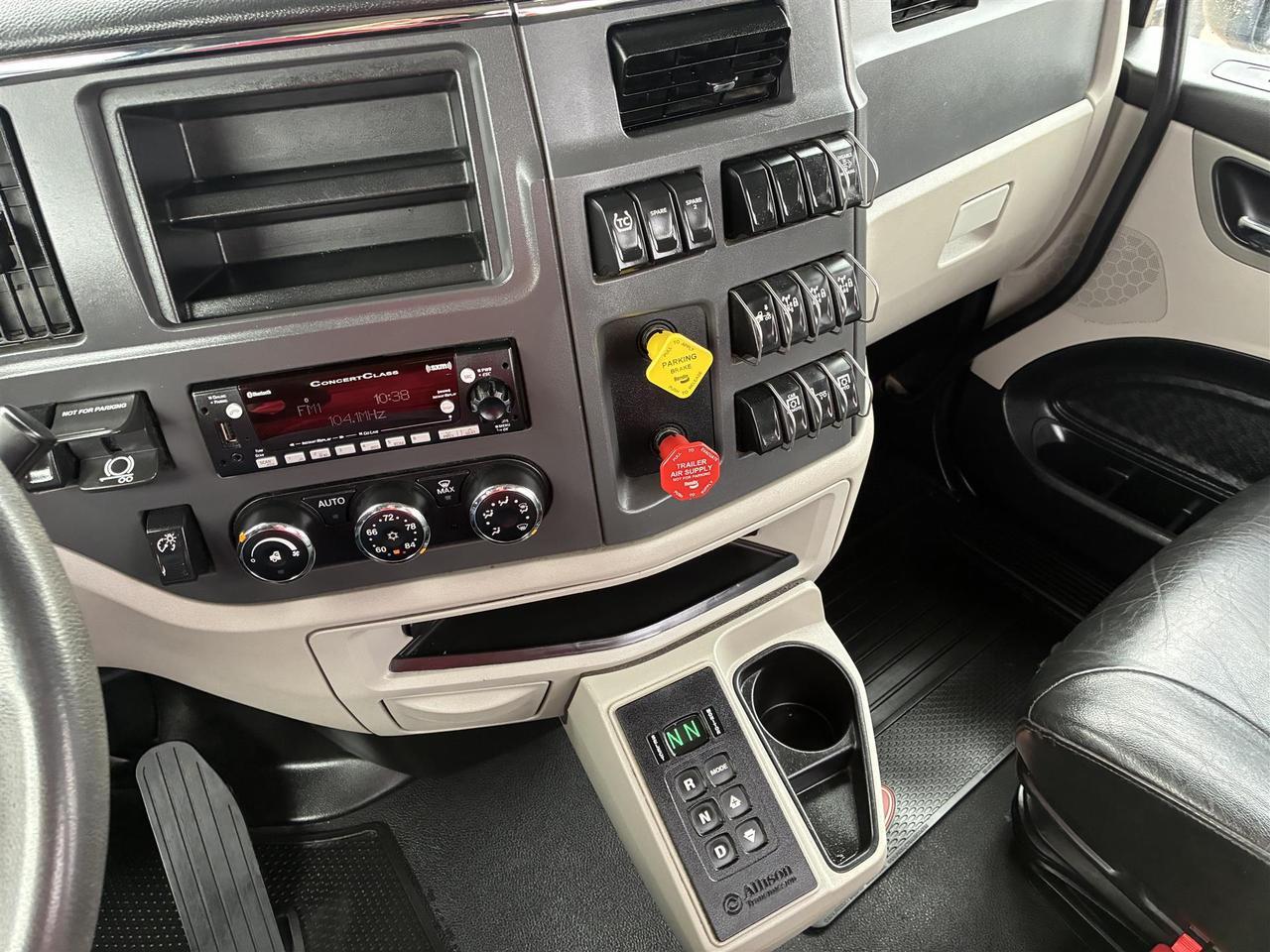 2023 Peterbilt 567 Rochester MN