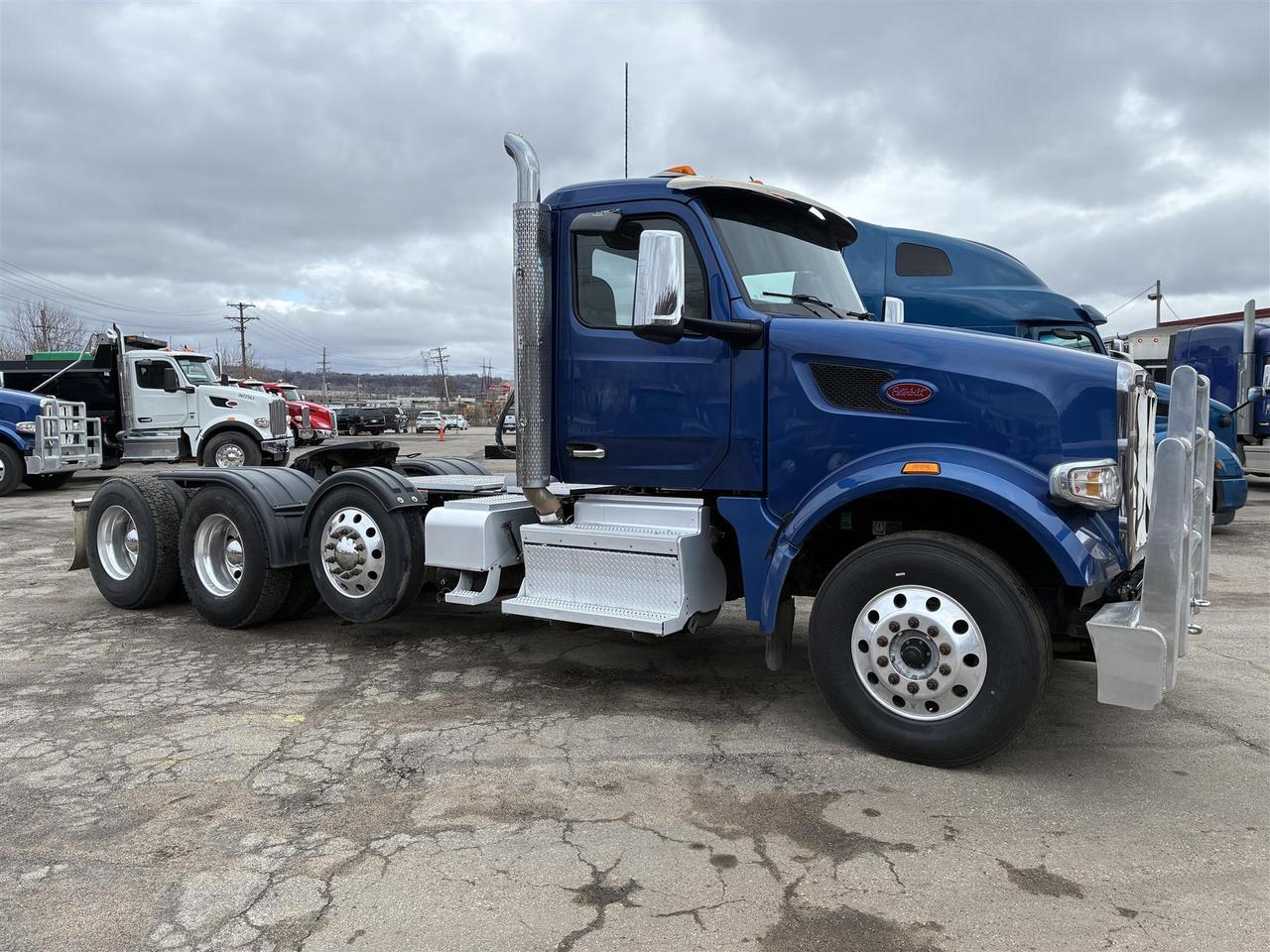2023 Peterbilt 567 Rochester MN