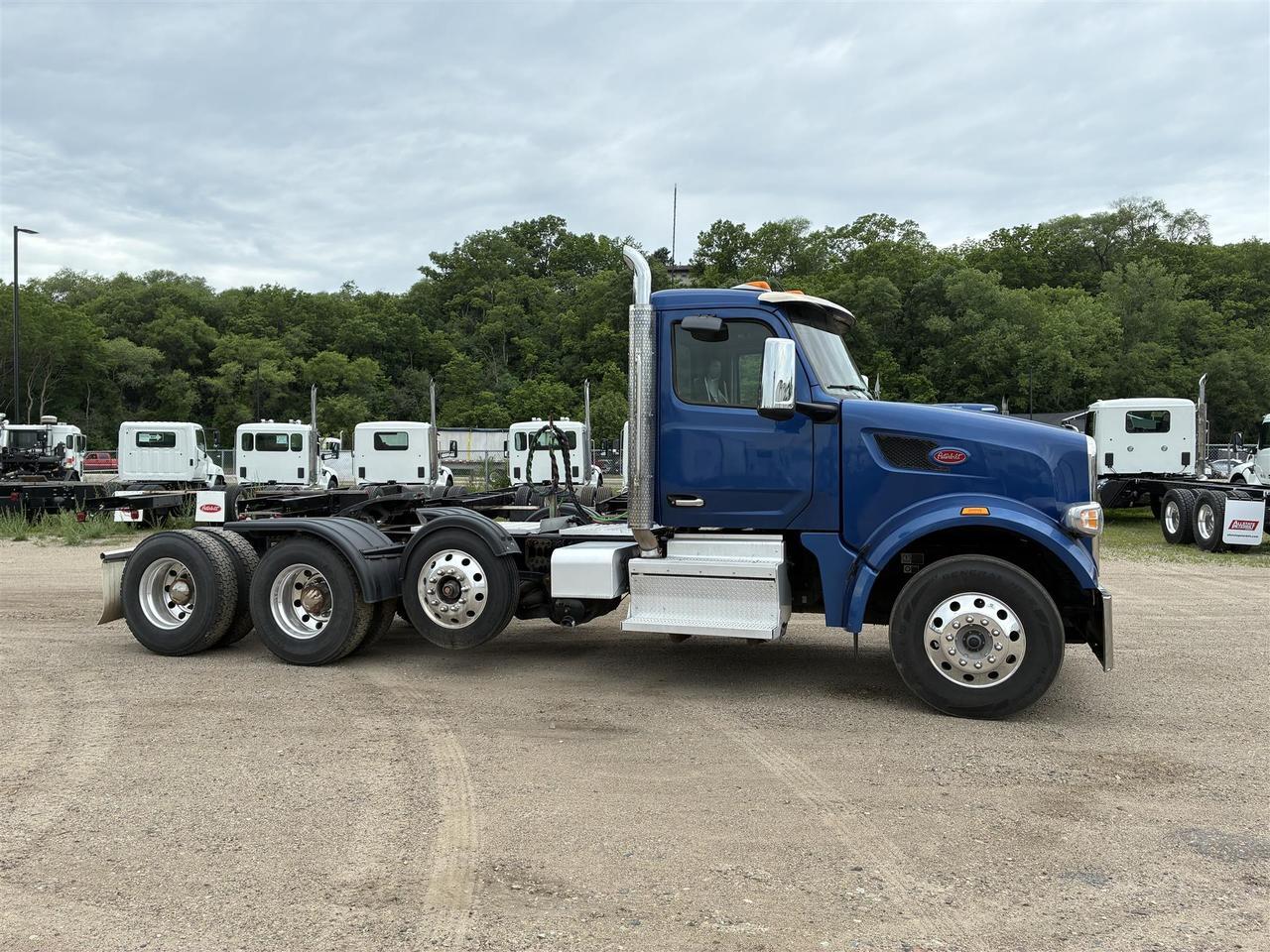 2023 Peterbilt 567 in Fargo, ND — photo 6