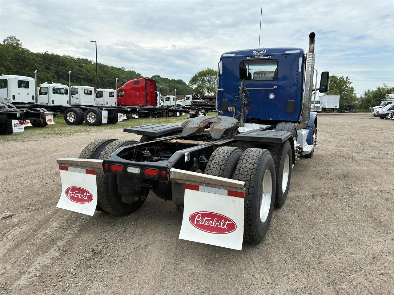 2023 Peterbilt 567 in Fargo, ND — photo 4
