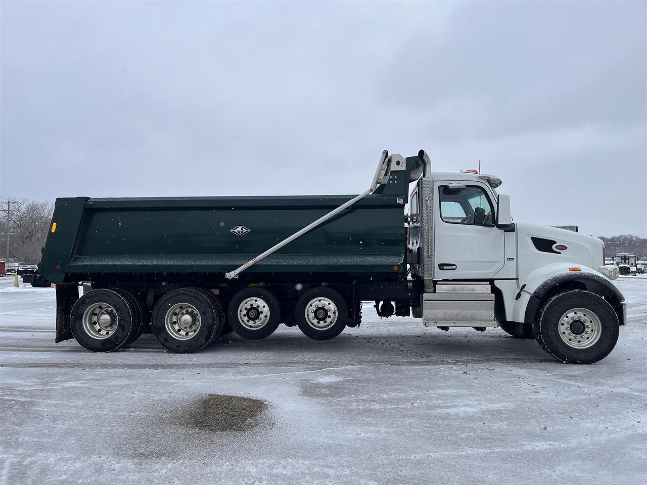 2023 Peterbilt 567 South St. Paul MN