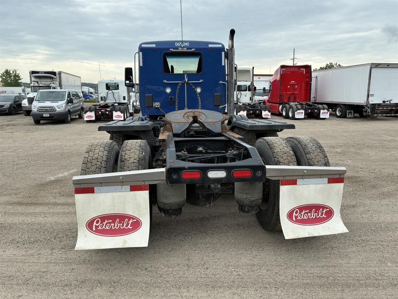 2023 Peterbilt 567 in South St. Paul, MN — photo 3