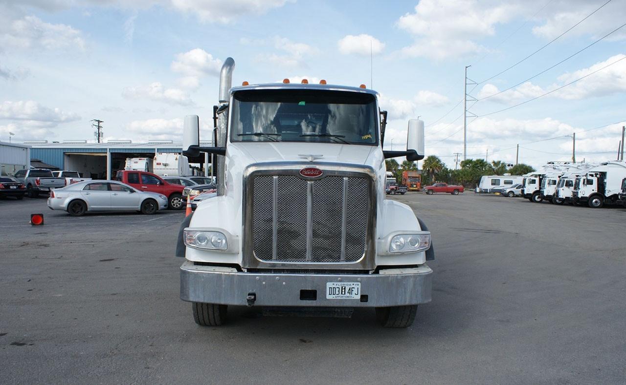 2023 Peterbilt 567 60,000 lb Pac Mac Roll Off Truck
