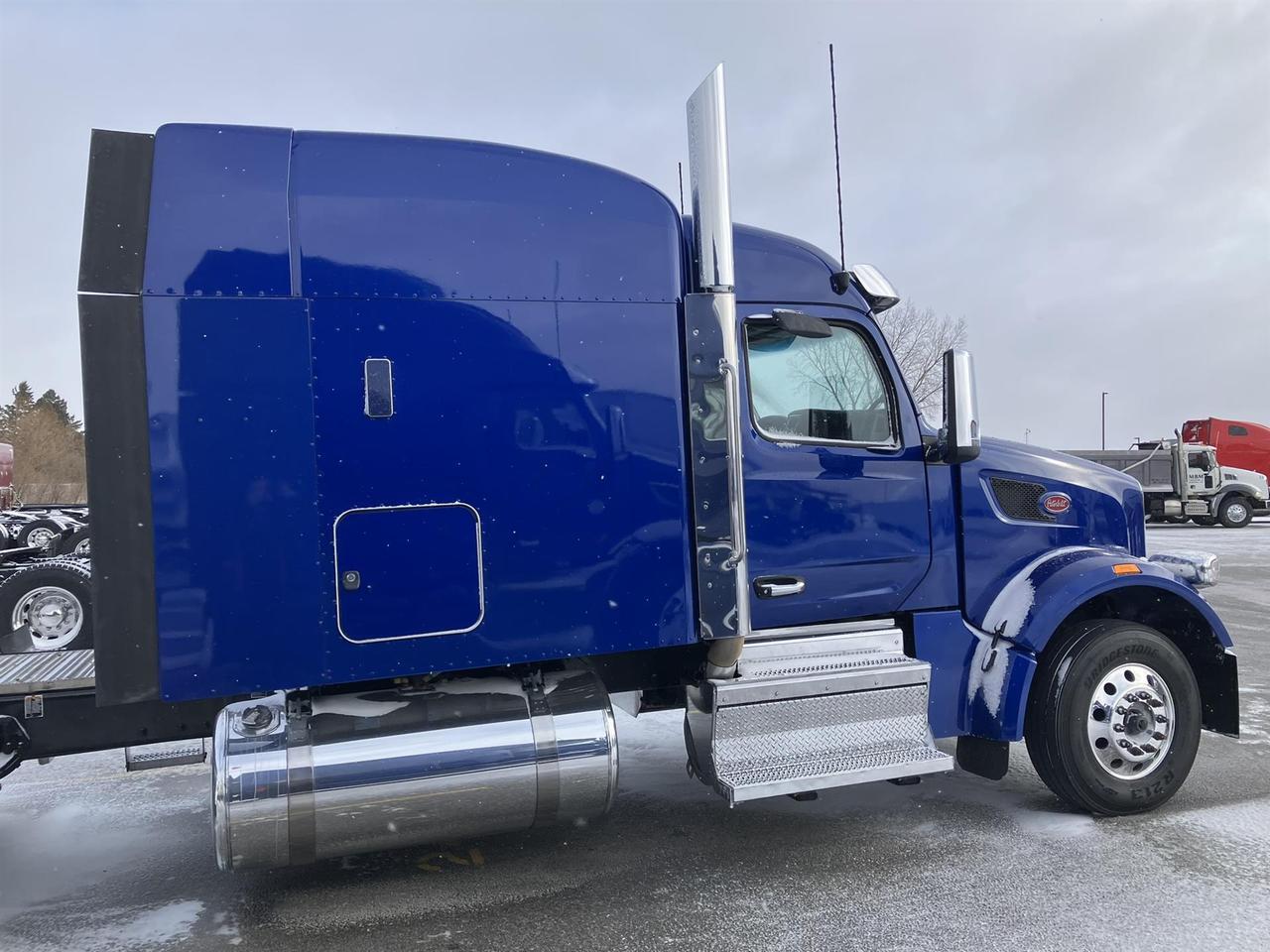 2023 Peterbilt 567 80" High Roof Rochester MN